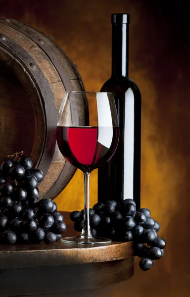 A vida tranquila com vinho tinto — Fotografia de Stock