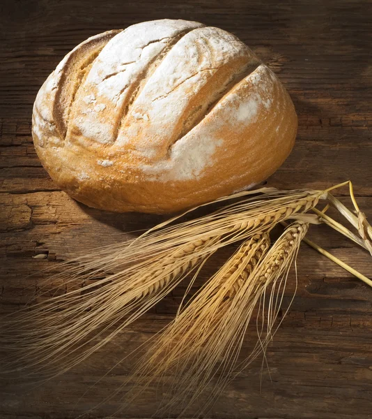 Stillleben mit Brot und Ohren — Stockfoto