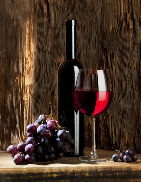 Bodegón con vino y copa — Foto de Stock