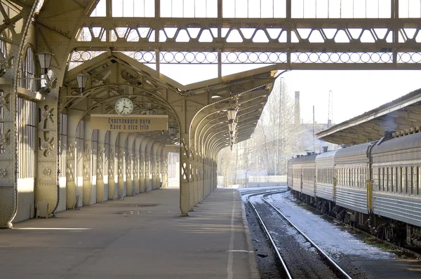 Demiryolu istasyonu platformu — Stok fotoğraf