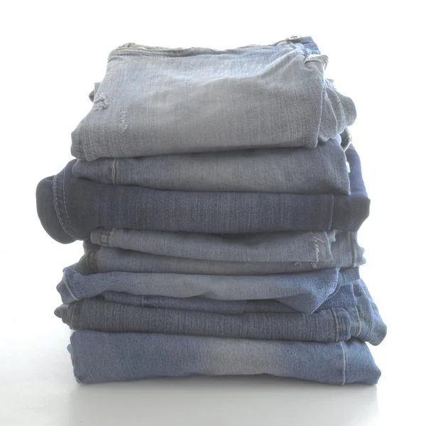 Pilha de Jeans Azul — Fotografia de Stock