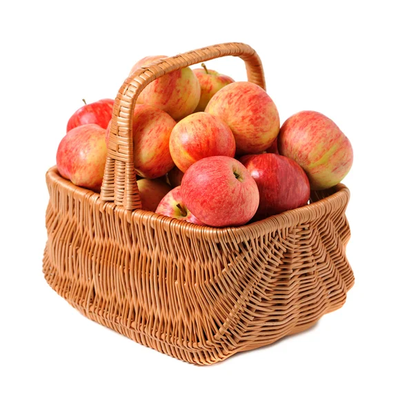 Pommes dans le panier tissé — Photo