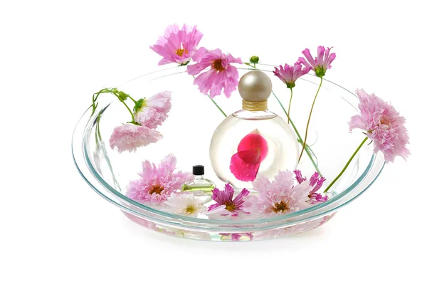 Aromaterápia, rózsaszín virágokkal — Stock Fotó