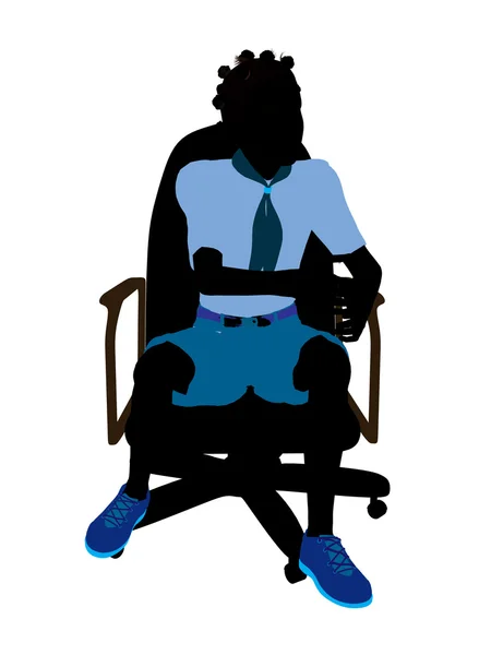 Africano americano menina escuteiro sentado em uma cadeira I — Fotografia de Stock
