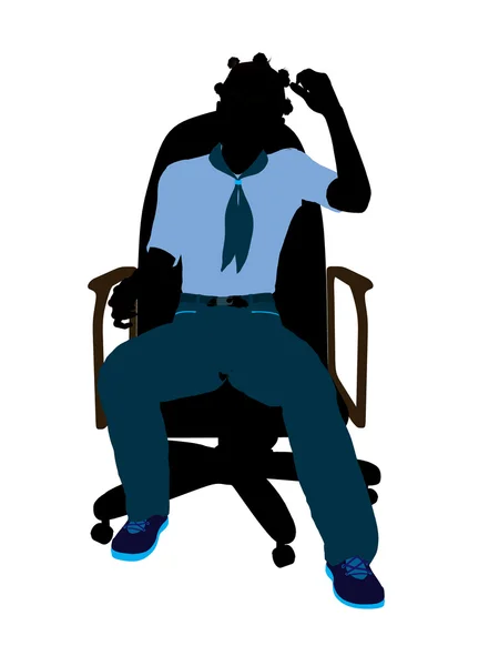 African american girl scout siedzi na krześle i — Zdjęcie stockowe