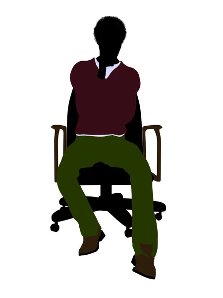 Africká americká neformální muž sedí na židli jsem — Stock fotografie