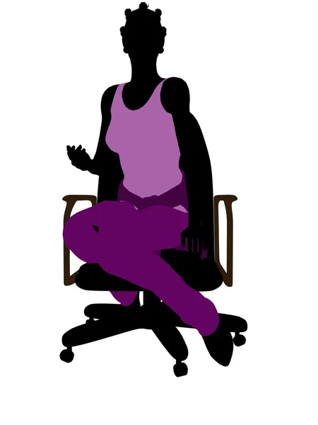 椅子に座っているアフリカ系アメリカ人のカジュアルな女性 — ストック写真