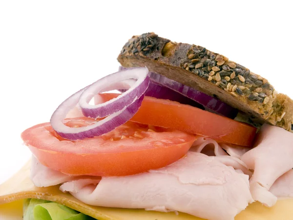 Zelfgemaakte sandwich op witte achtergrond — Stockfoto