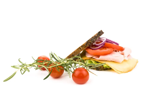 Sandwich casero con tomates cherry y romero fresco —  Fotos de Stock