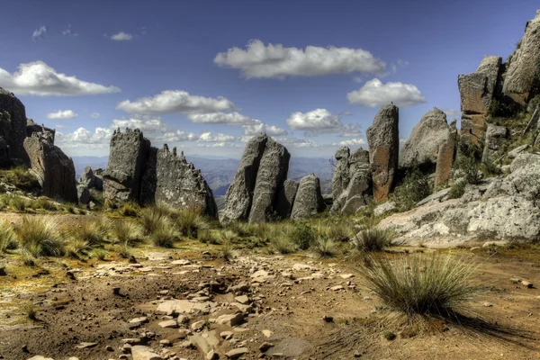 安第斯山脉景观山和蓝色的天空白色表盘 — 图库照片