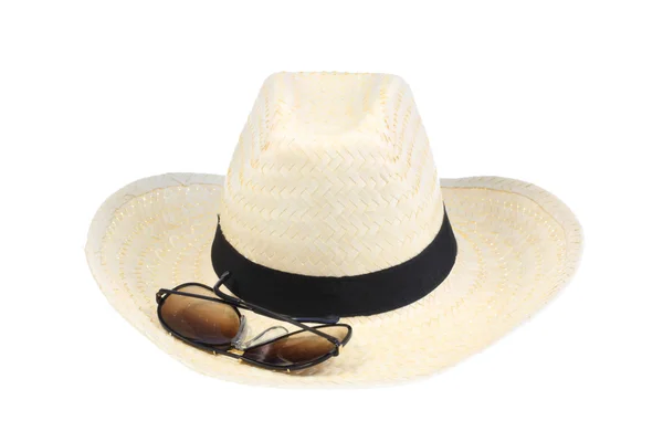 Солом'яний капелюх і сонцезахисні окуляри . — стокове фото