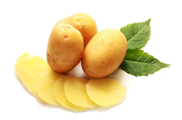 Na białym tle ziemniaków z liści — Zdjęcie stockowe