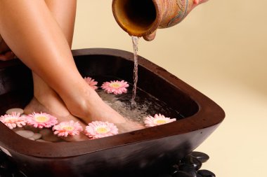Soothing foot soak clipart