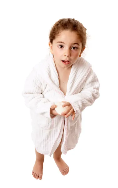 Маленькая девочка держит мыло — стоковое фото