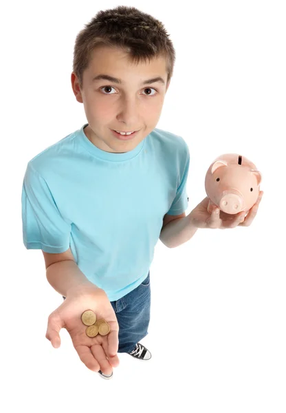 Chłopiec trzyma monety do skarbonki — Zdjęcie stockowe