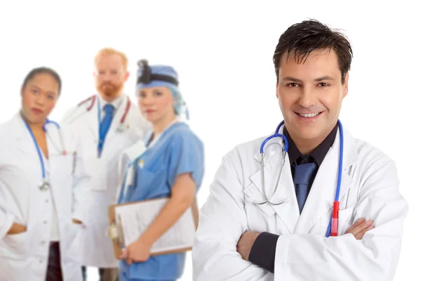 Больничная медицинская команда врачей и хирургов — стоковое фото