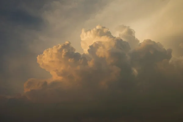 Tunga regn-moln — Stockfoto