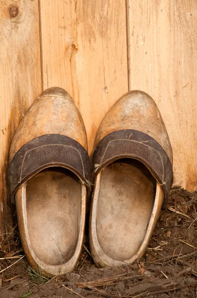 Drewniane buty — Zdjęcie stockowe