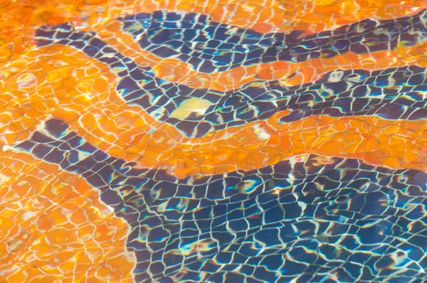 Orangefarbenes und blaues Schwimmbad — Stockfoto
