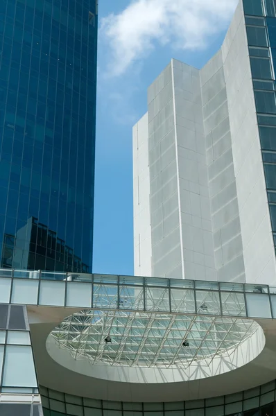 Skyscrappers med ett atrium — Stockfoto