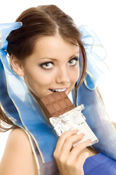 Chica de coletas con barra de chocolate aislado — Foto de Stock
