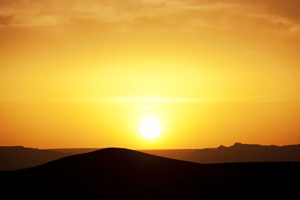 Matahari terbenam di Gurun Sahara — Stok Foto