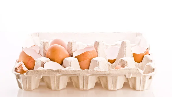 Yumurta kabukları kutusunda — Stok fotoğraf