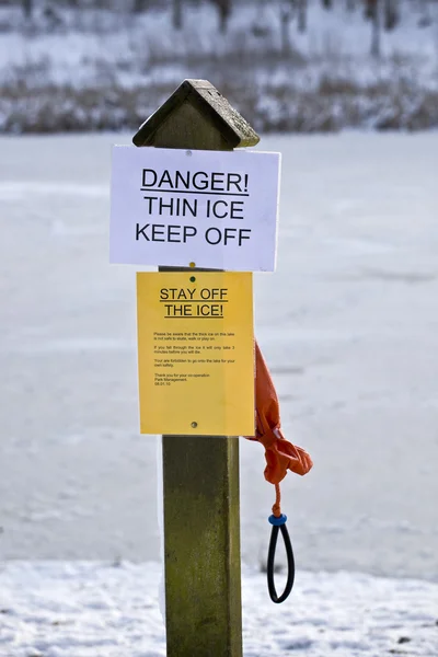 Mantenga alejado el signo de hielo — Foto de Stock
