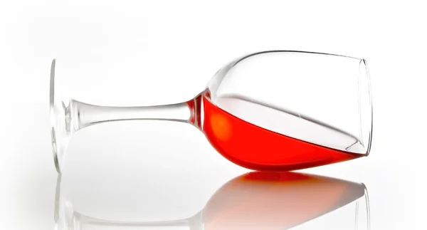 Разлив красного вина — стоковое фото