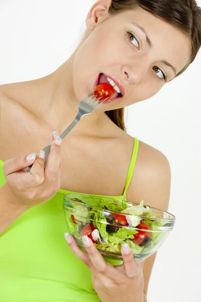 Γυναίκα τρώει σαλάτα — Φωτογραφία Αρχείου