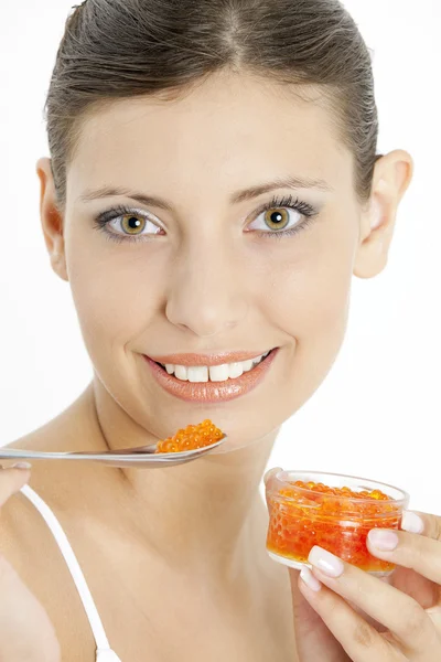 Frau mit rotem Kaviar — Stockfoto