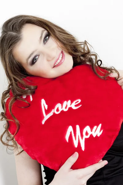 Vrouw met Valentijnsdag hart — Stockfoto