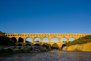 Pont du Gard clipart