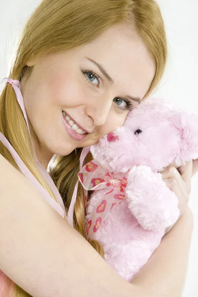 Mulher com ursinho de pelúcia — Fotografia de Stock
