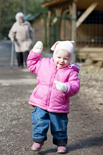 Toddler on walk — Stock Photo, Image