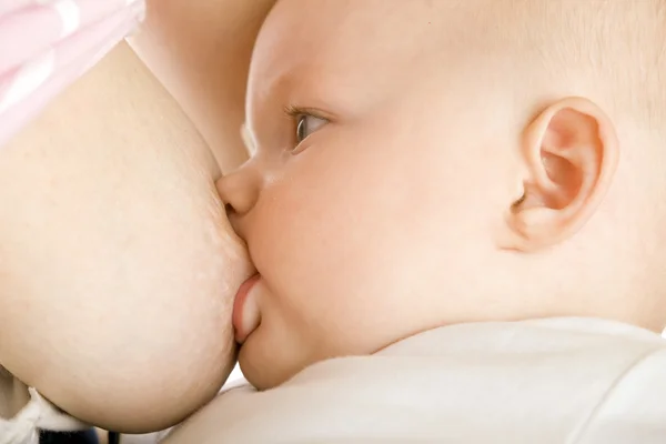 Bebé amamantando —  Fotos de Stock