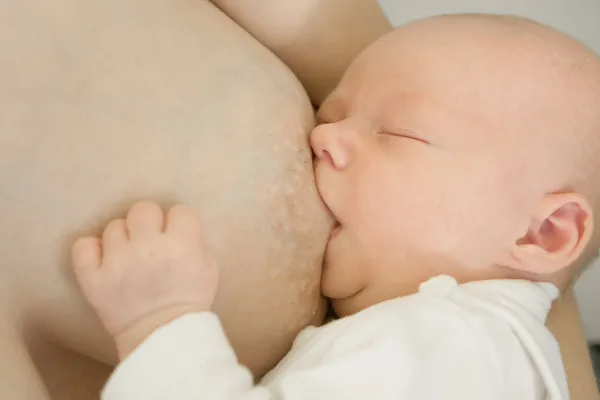 Emzirmeyi bebek — Stok fotoğraf