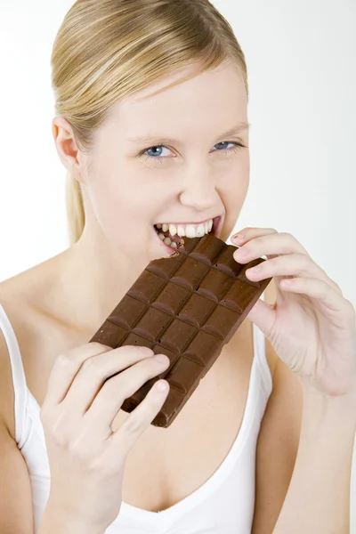 Mulher com chocolate — Fotografia de Stock