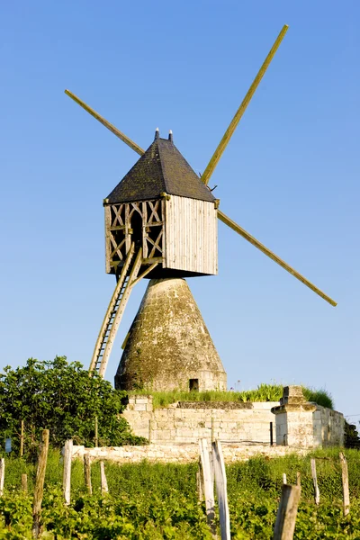 Moinho de vento, França — Fotografia de Stock