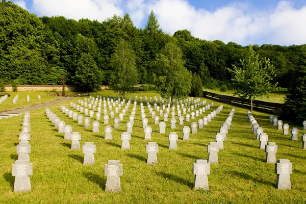 Niemiecki cmentarz wojskowy — Zdjęcie stockowe