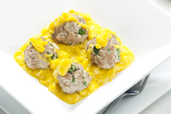 Minced meat and herbs balls — Stock Photo, Image