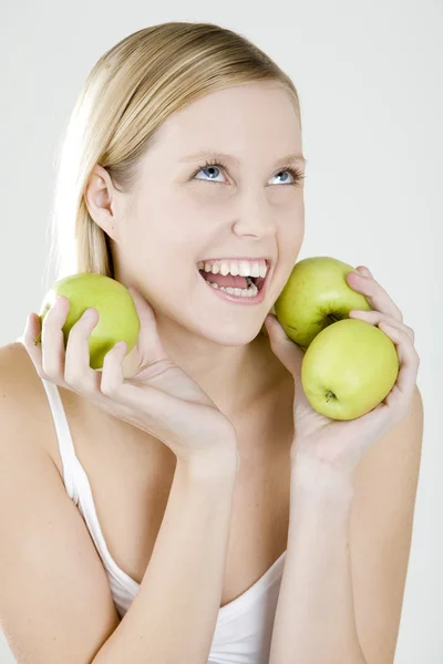 Mulher com maçãs — Fotografia de Stock