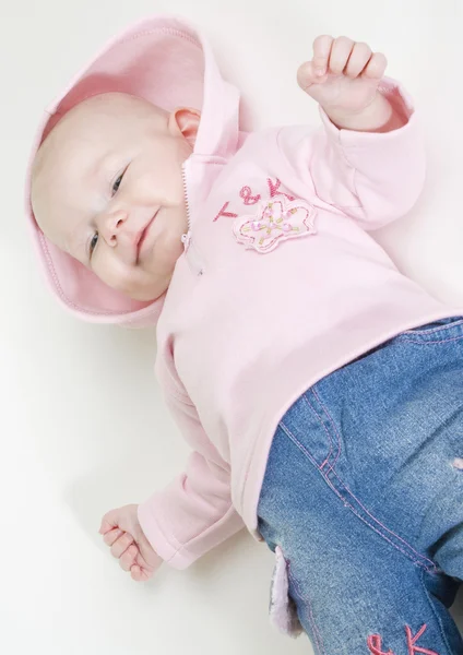Meisje van de baby liggend — Stockfoto