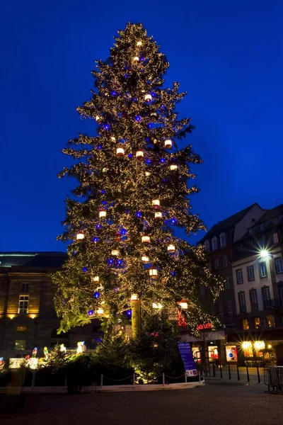 Plaats van broglie, Kerstmis tijd in Straatsburg, Elzas, Frankrijk — Stockfoto