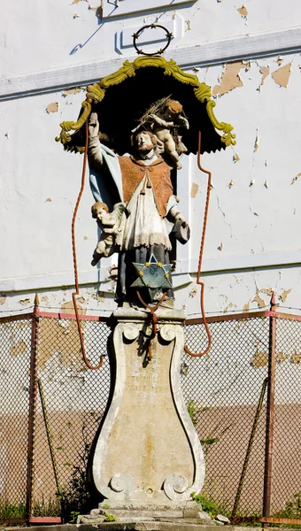 Hausdetail mit Statue, banska stiavnica, Slowakei — Stockfoto