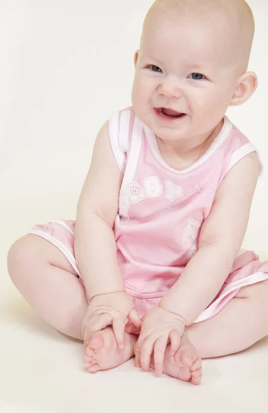 Sentado bebê menina — Fotografia de Stock
