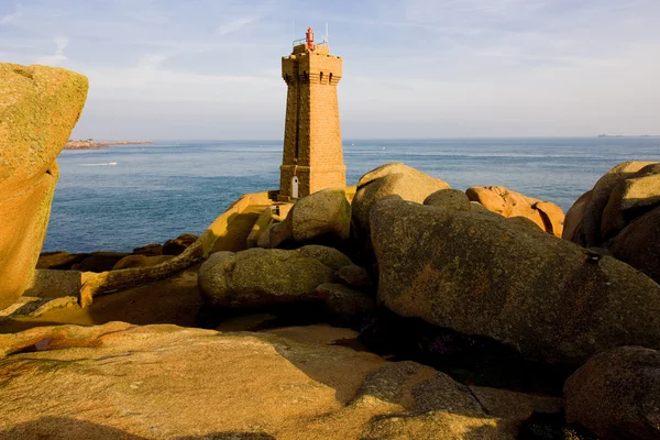 Pors Kamor lighthouse, Ploumanac'h, Brittany, France — Stock Photo, Image