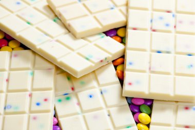 Natürmort beyaz çikolata ile smarties