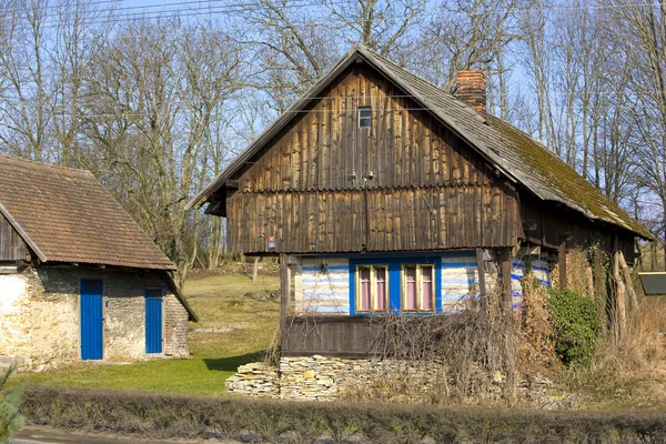 Old cottage, Kralova Lhota, Czech Republic — Stock Photo, Image