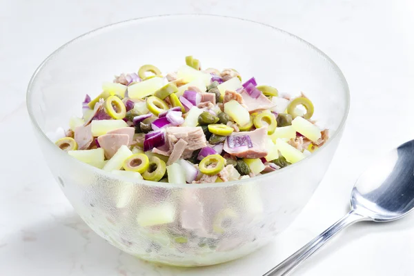 Mediterranean potato salad with tuna fish — Stock Photo, Image
